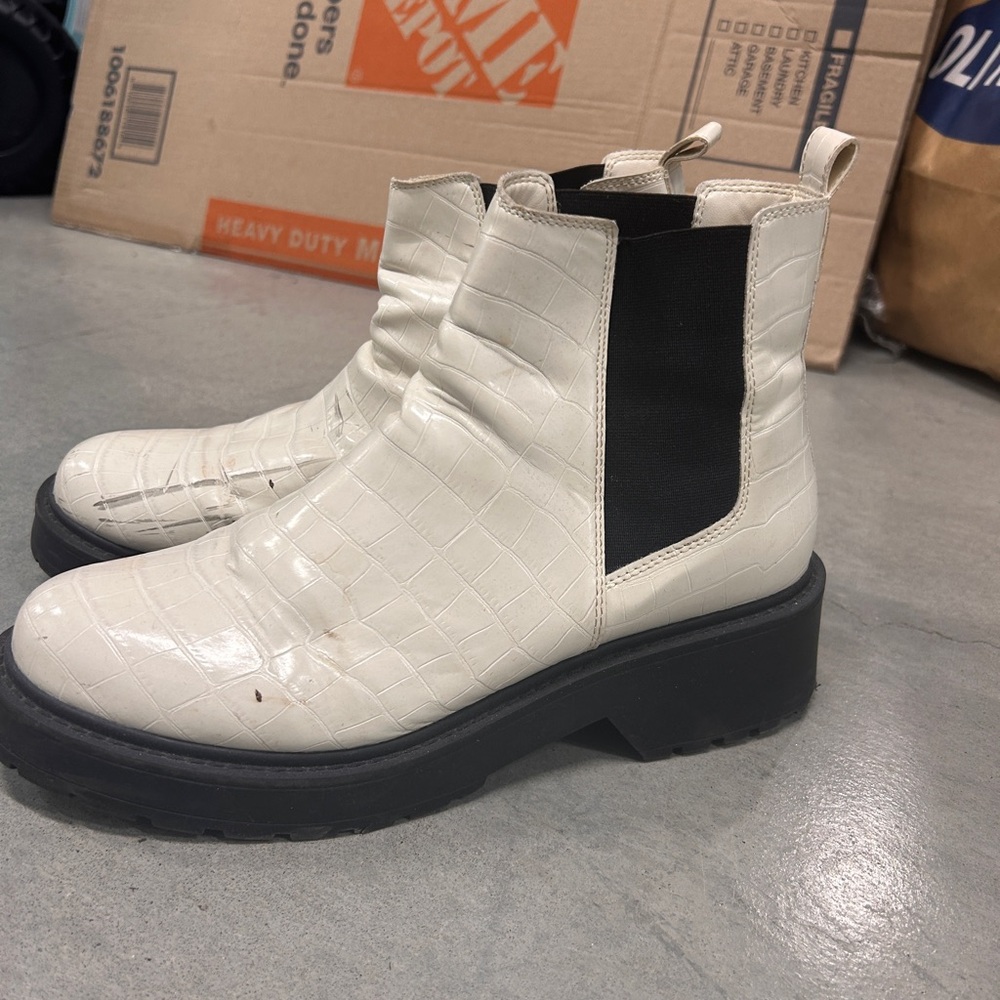 Steve Madden White and Black Ankle Boots